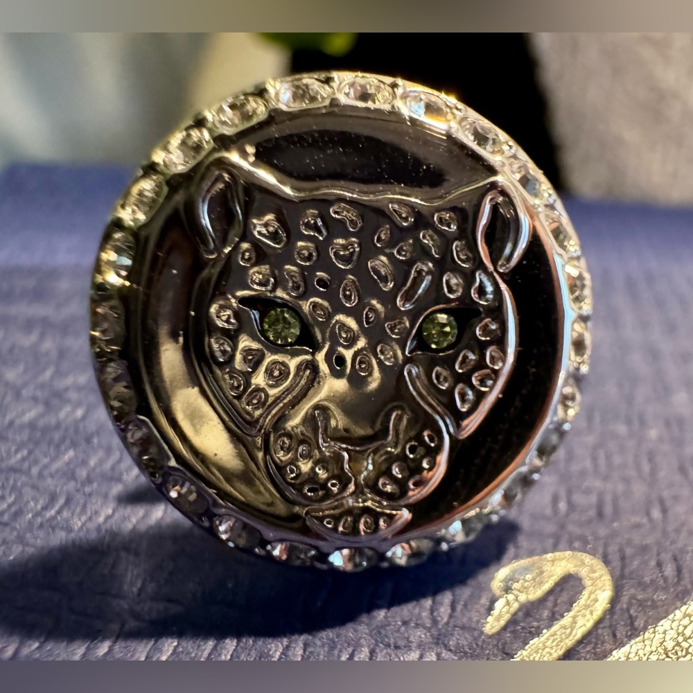 Swarovski Crystal 2019 Amur Leopard Tack Pin